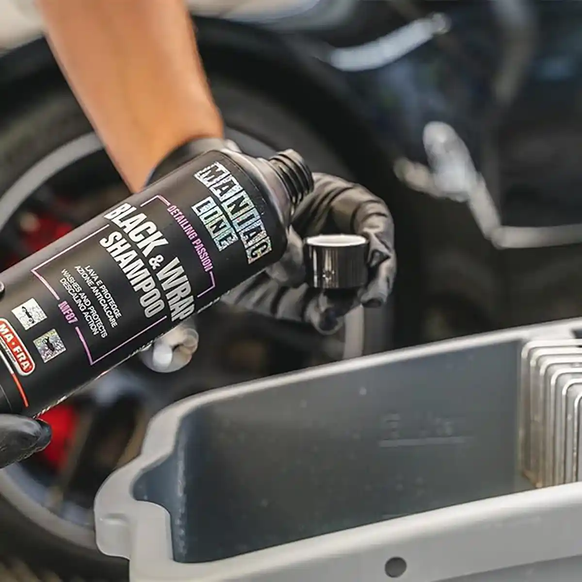 Black & Wrap Shampoo – Shampoo for Professional Exterior Care