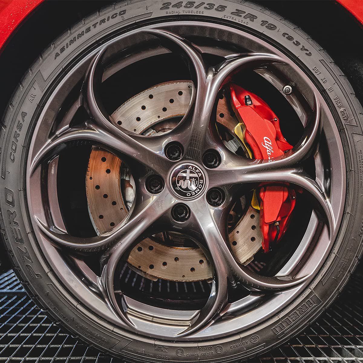 Maniac Line Wheel & Tyre Cleaner 1000ml | 2-in-1 Alloy & Rubber Cleaner | Removes Brake Dust, Road Grime & Preps Wheels for Polishing - Image 5