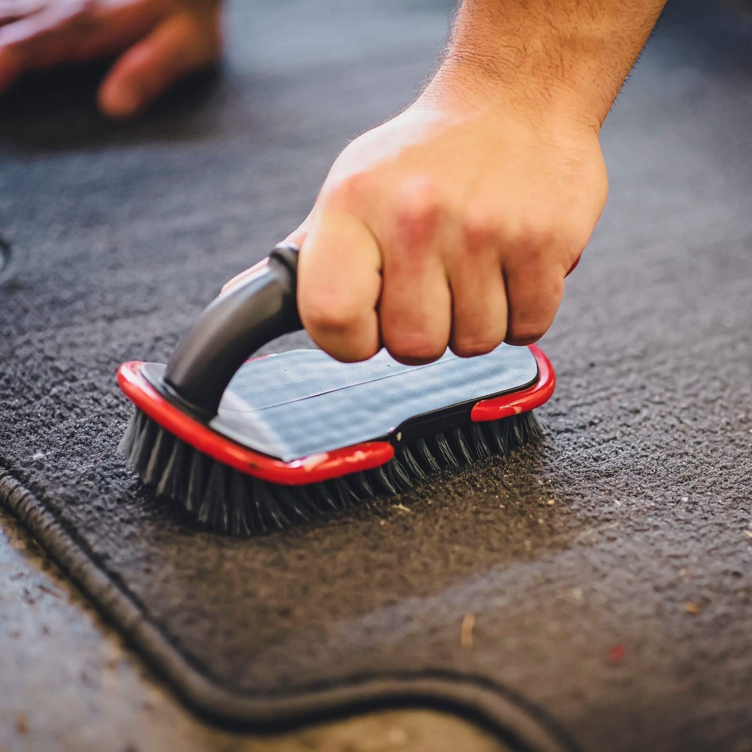 MaxShine Tire & Carpet Scrub Brush 19cm | Heavy-Duty Bristles for Deep Cleaning | Tyre Detailing Brush | Rug & Carpet Cleaning Brush - Image 5